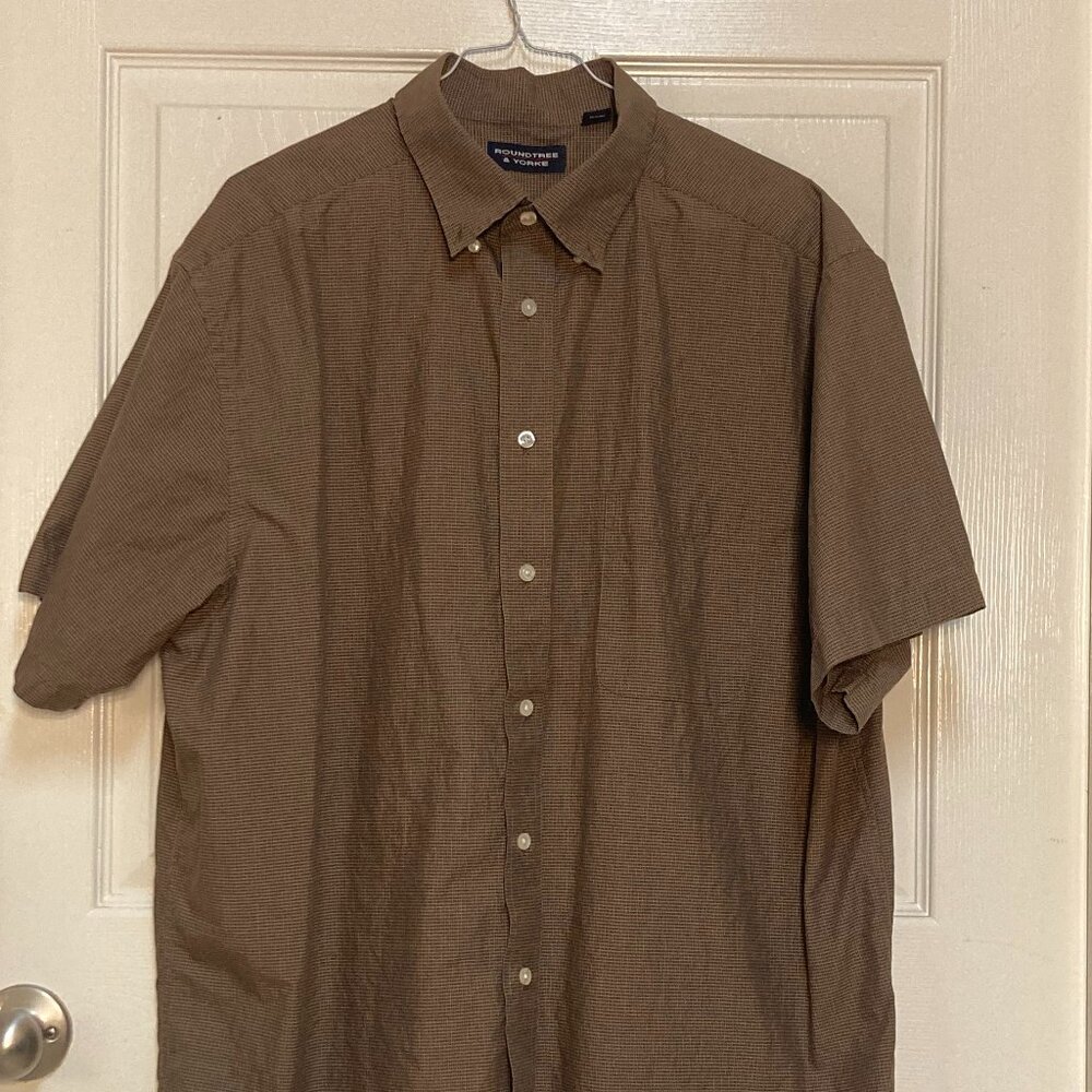 Men's dress shirt by Roundtree & Yorke short sleeve button up brown sze XLT